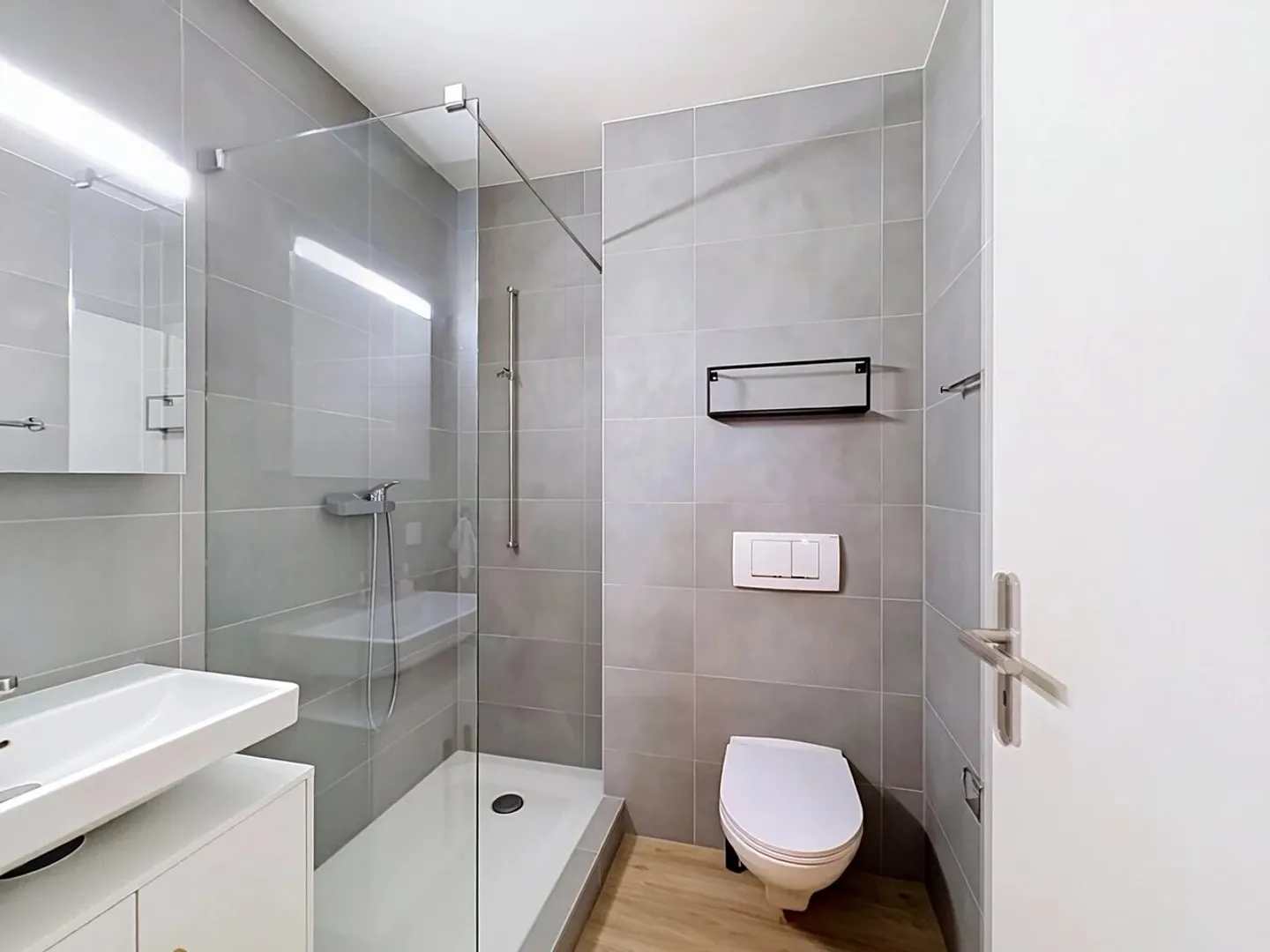Wunderschöne 4,5-Zimmer-Penthouse mit Mezzanin + Garage-Box - Foto 4 von 12