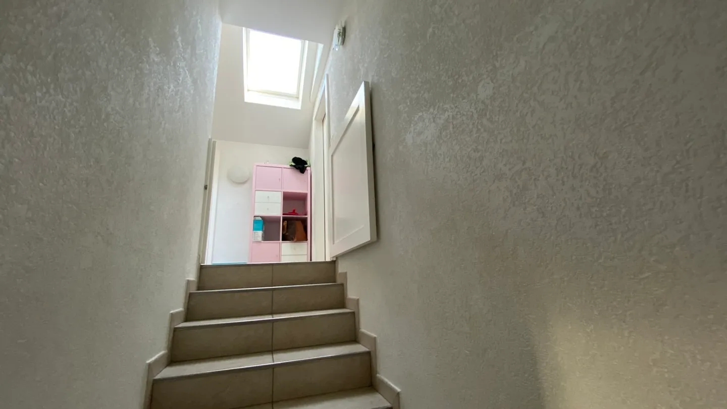 Casa familiare con un lotto di 1.731 m2 con piscina - Foto 15 di 43