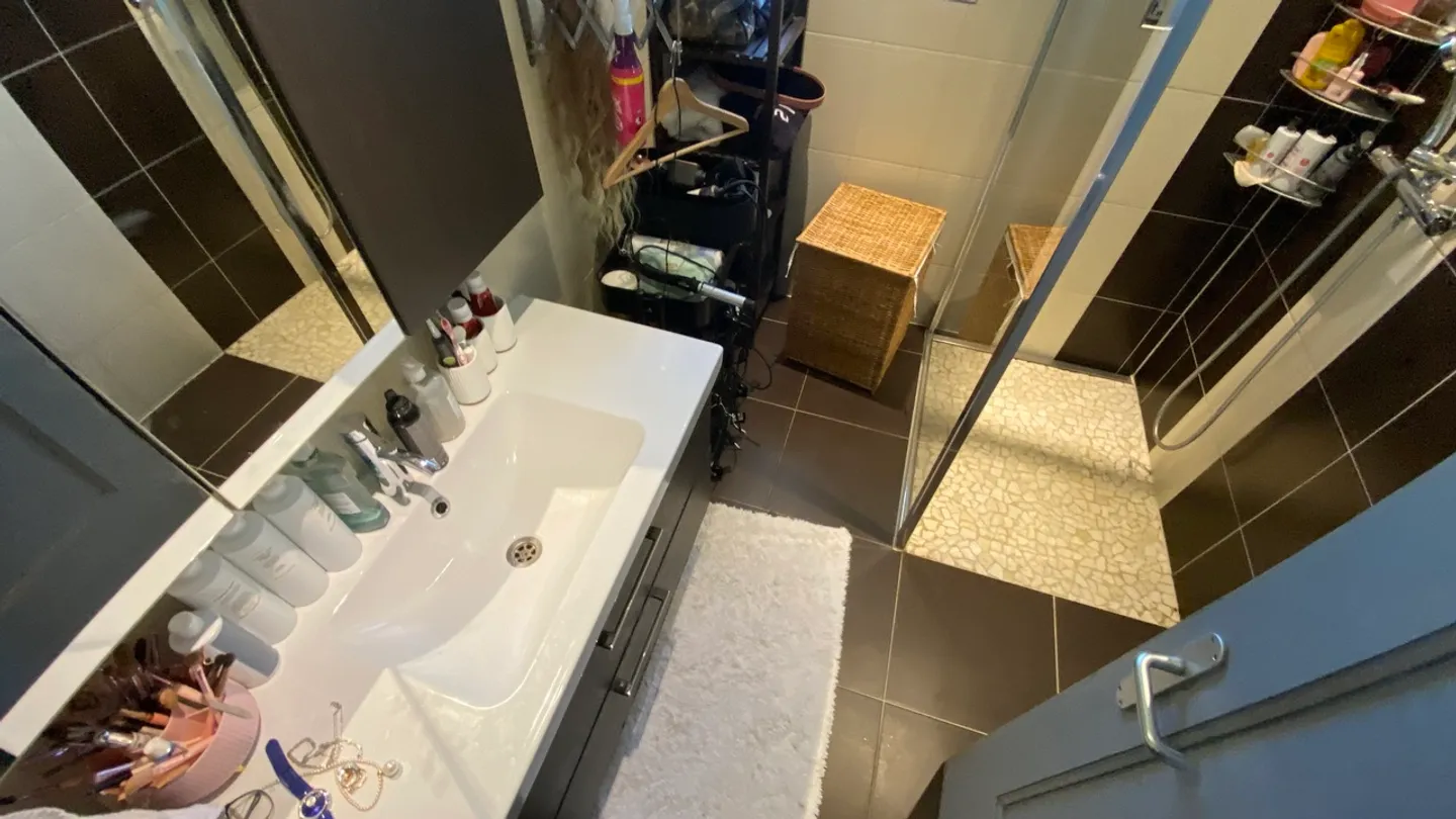 Casa familiare con un lotto di 1.731 m2 con piscina - Foto 13 di 43