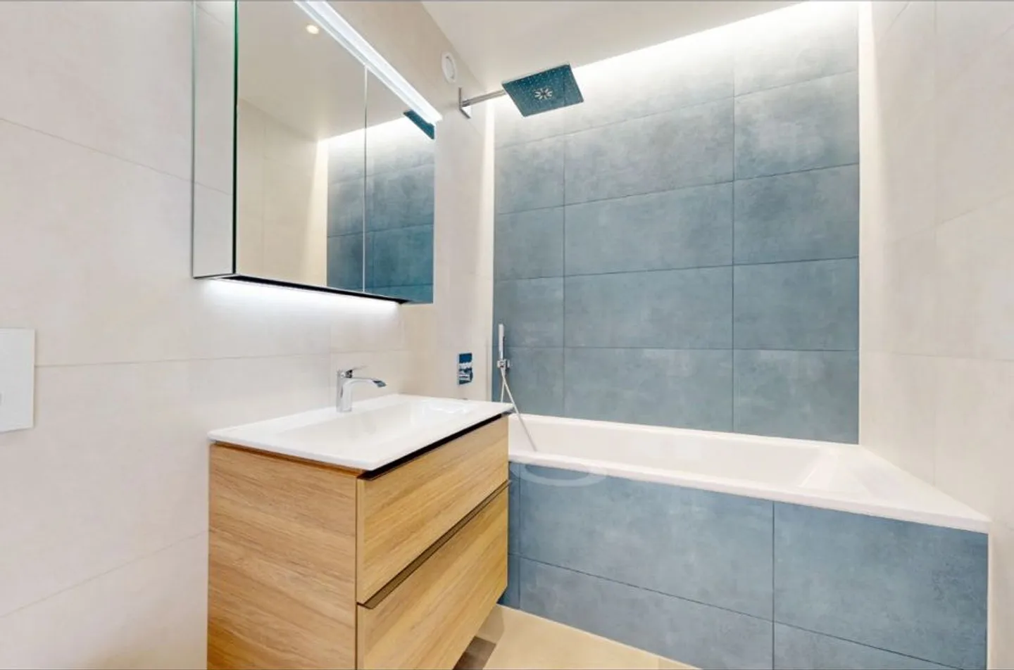 Exceptional penthouse apartment with 4.5 rooms in Geneva - Photo 7 of 9