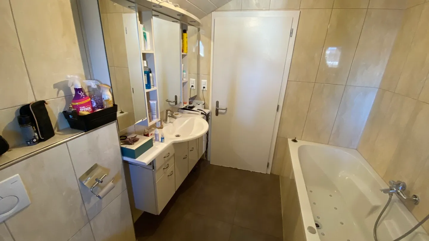 Casa familiare con un lotto di 1.731 m2 con piscina - Foto 18 di 43