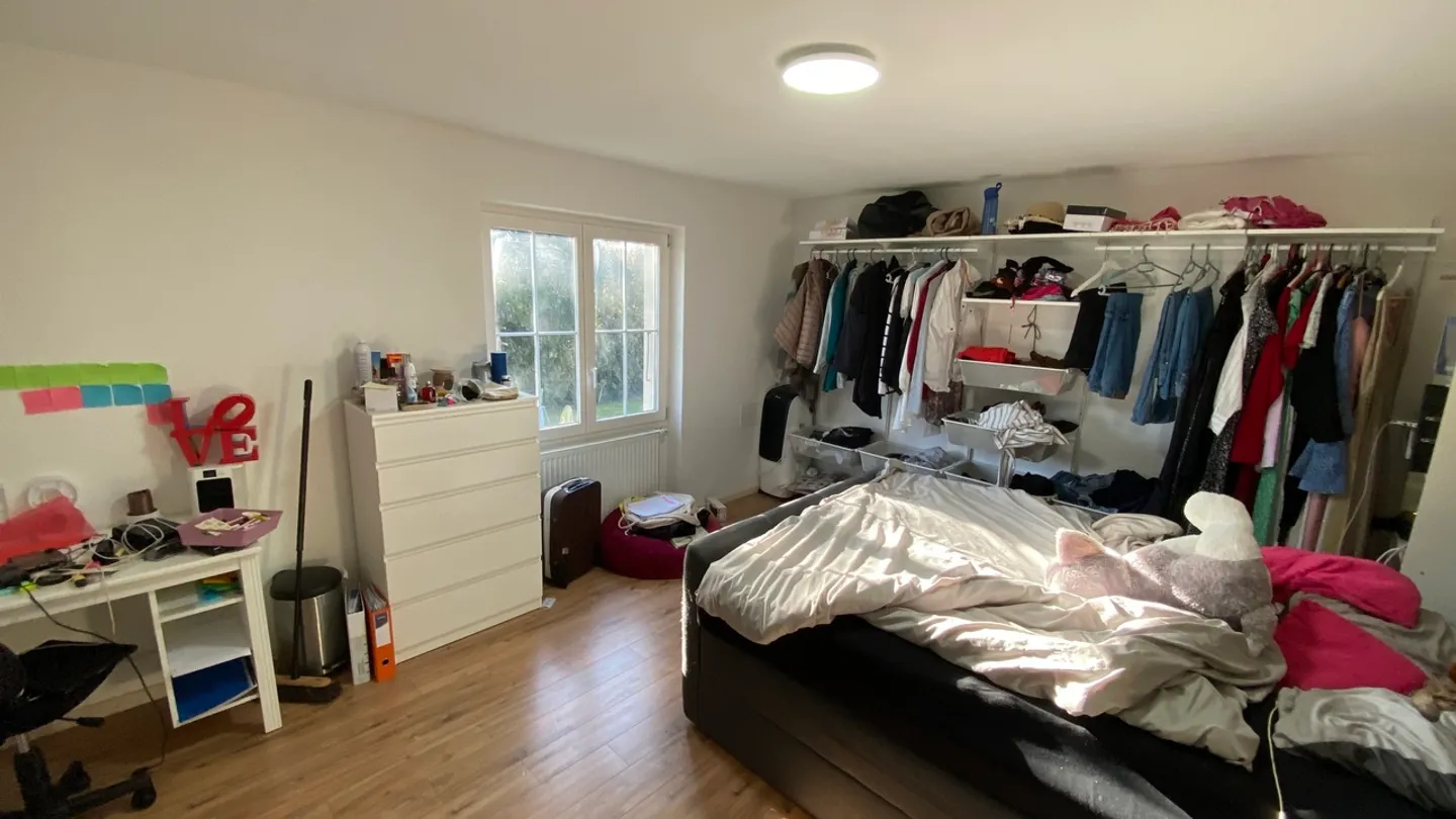 Casa familiare con un lotto di 1.731 m2 con piscina - Foto 19 di 43