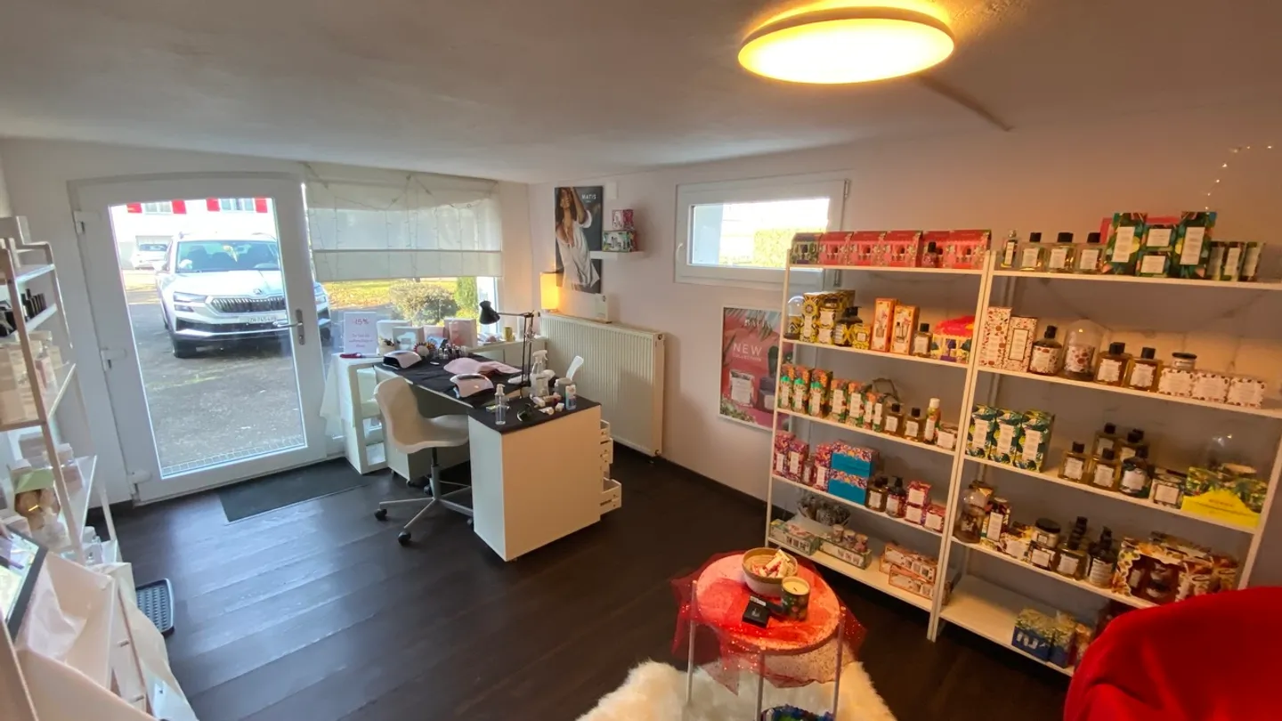 Casa familiare con un lotto di 1.731 m2 con piscina - Foto 23 di 43