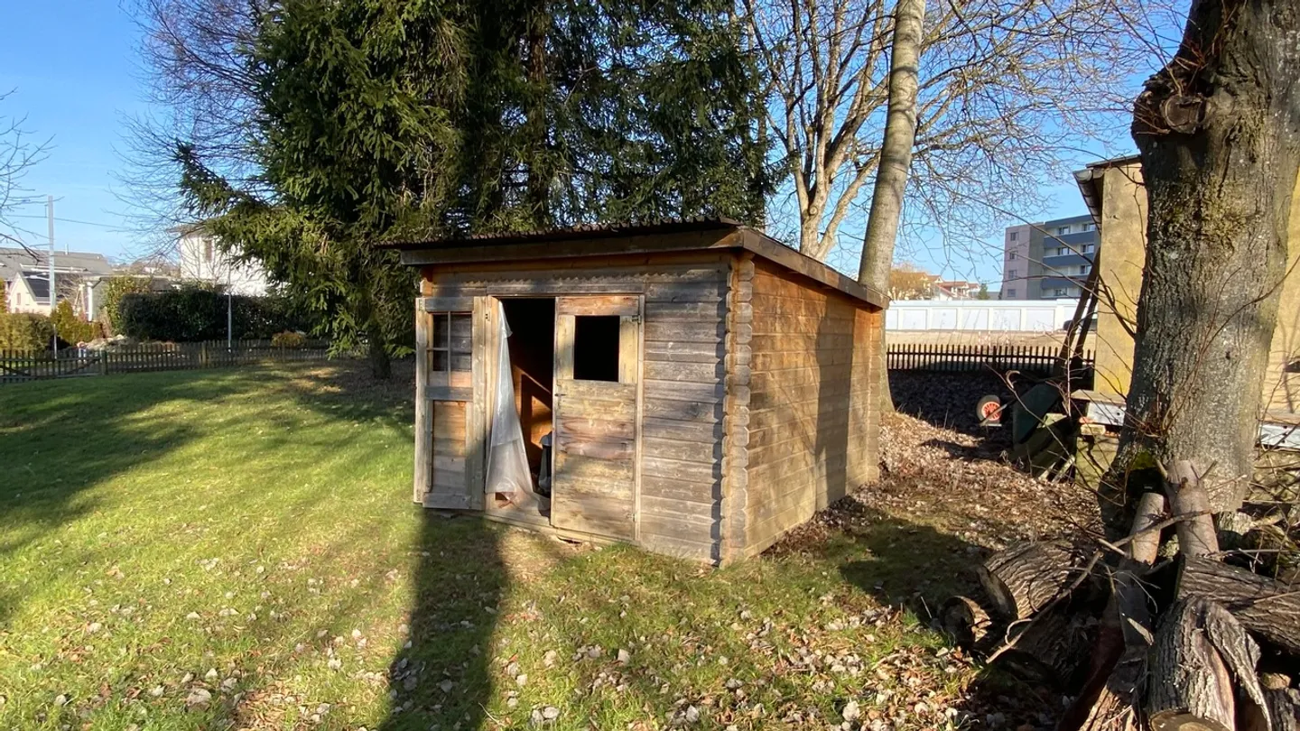 Casa familiare con un lotto di 1.731 m2 con piscina - Foto 37 di 43