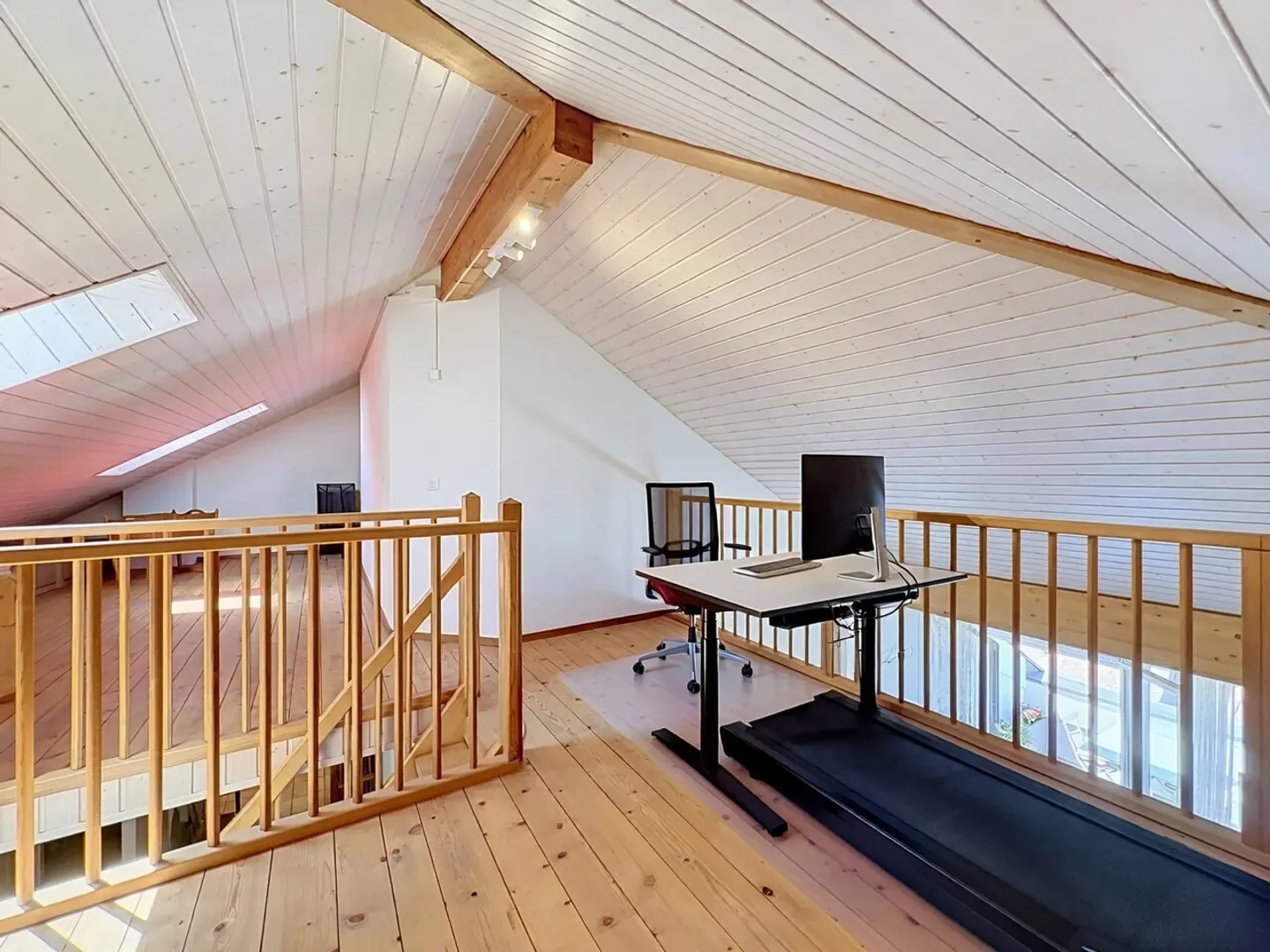 Wunderschöne 4,5-Zimmer-Penthouse mit Mezzanin + Garage-Box - Foto 12 von 12