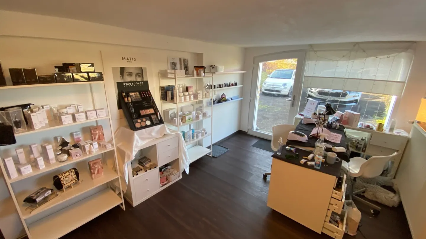 Casa familiare con un lotto di 1.731 m2 con piscina - Foto 24 di 43