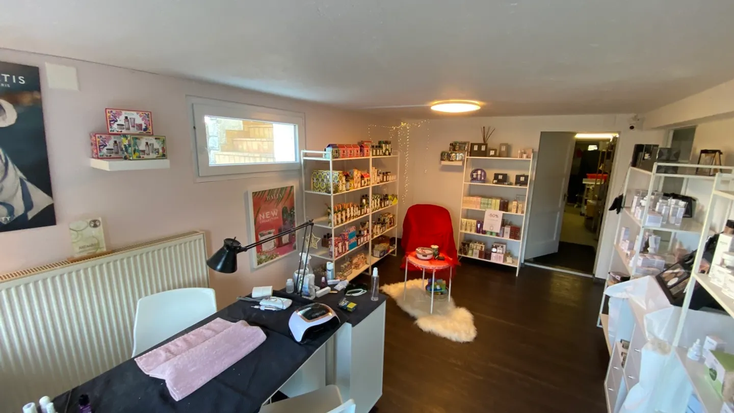 Casa familiare con un lotto di 1.731 m2 con piscina - Foto 25 di 43