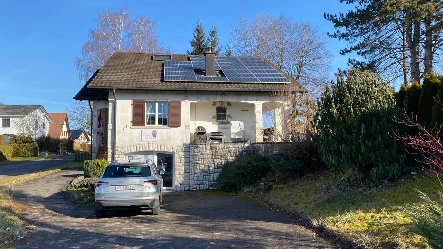 Casa familiare con un lotto di 1.731 m2 con piscina - Foto 28 di 43