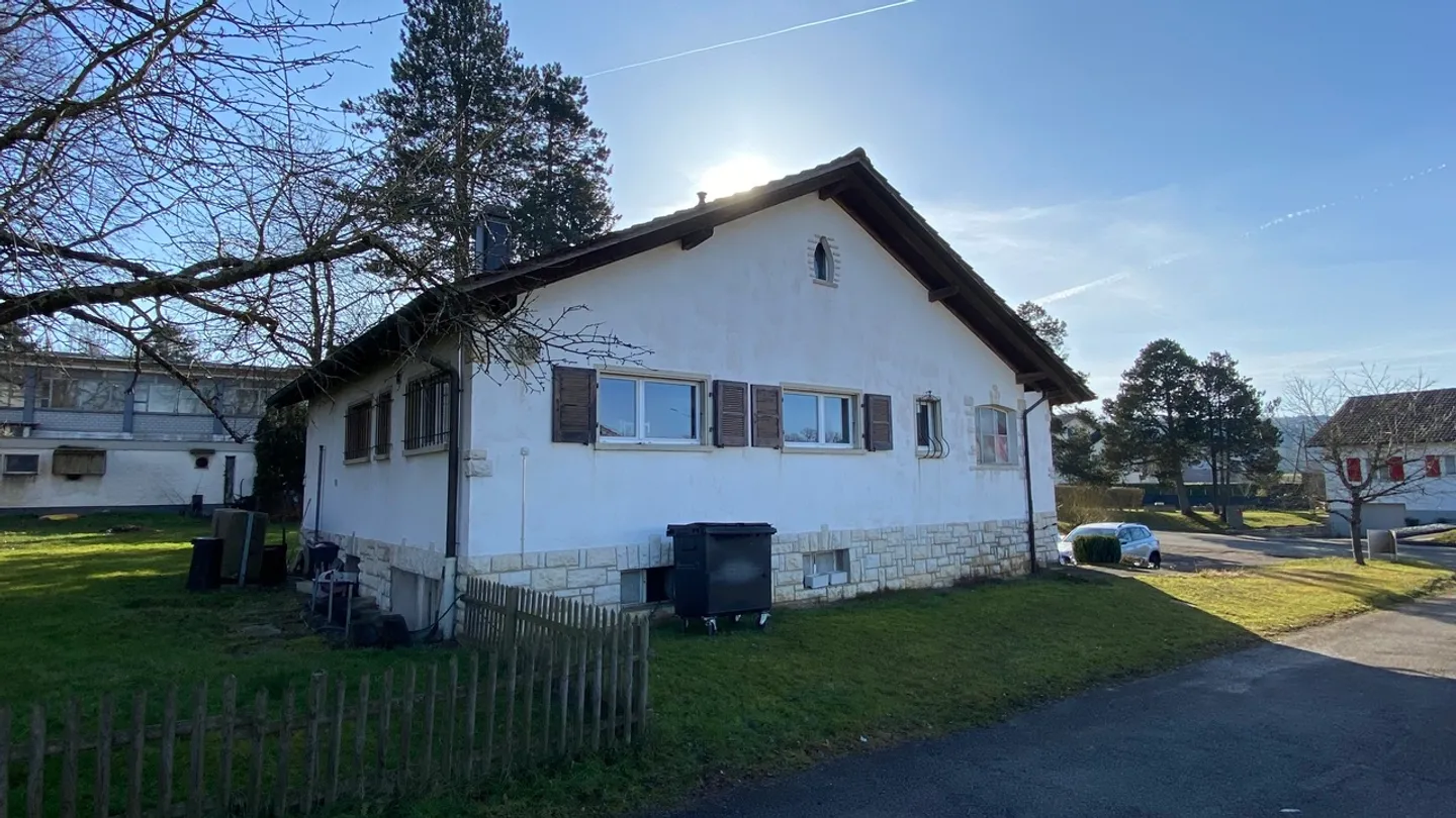 Casa familiare con un lotto di 1.731 m2 con piscina - Foto 30 di 43