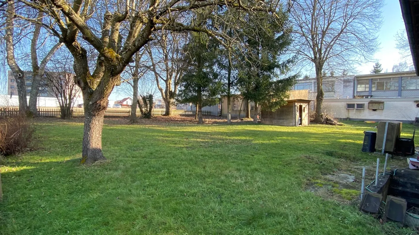 Casa familiare con un lotto di 1.731 m2 con piscina - Foto 31 di 43