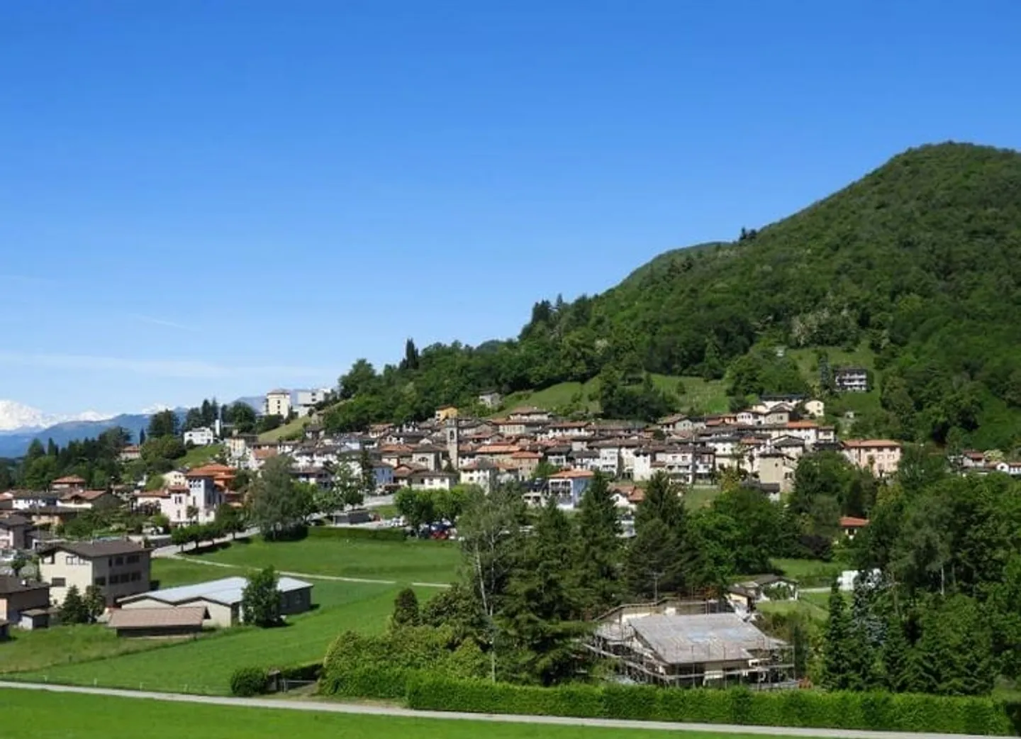 Villa d'environ 620 m² de surface habitable ou deux appartements, propriété avec licence Ref.: 0388 - Photo 1 sur 9