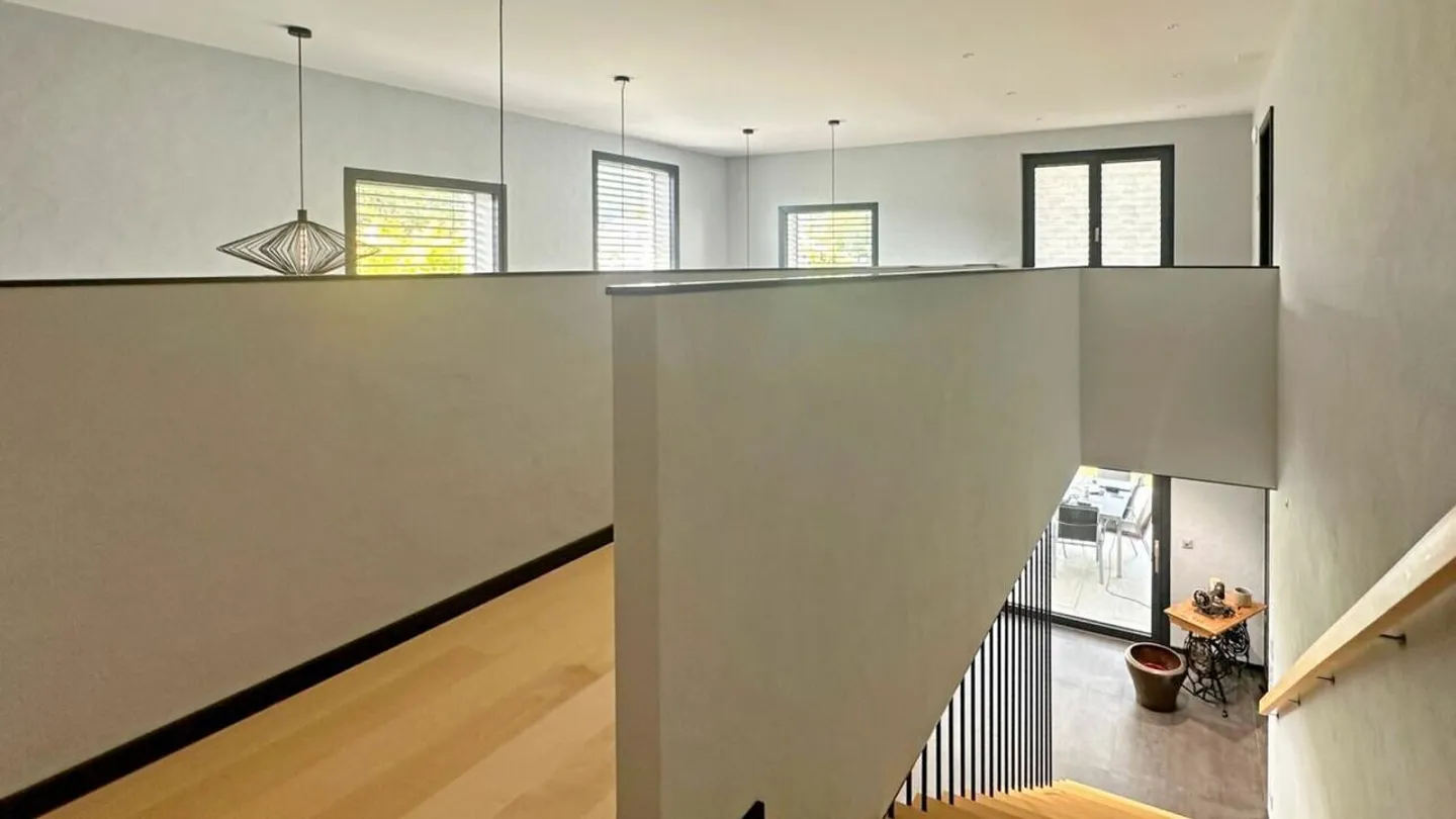 Hochwertiges Gebäude mit 2 Wohnungen, 5,5 Zimmern und 3,5 Zimmern. - Foto 11 von 24
