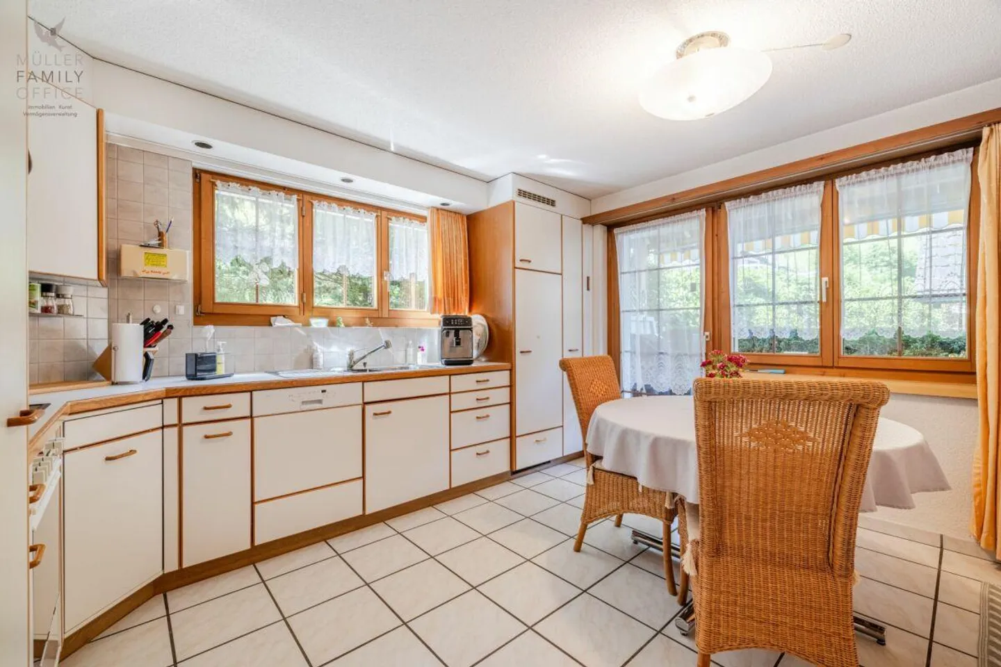 Casa unifamiliare adatta alle famiglie con bella vista sul lago - Foto 8 di 13