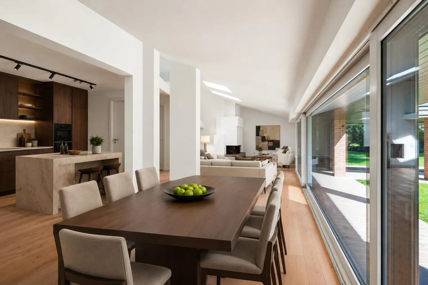 Villa with Dream Garden and Plenty of Privacy - Photo 2 of 7