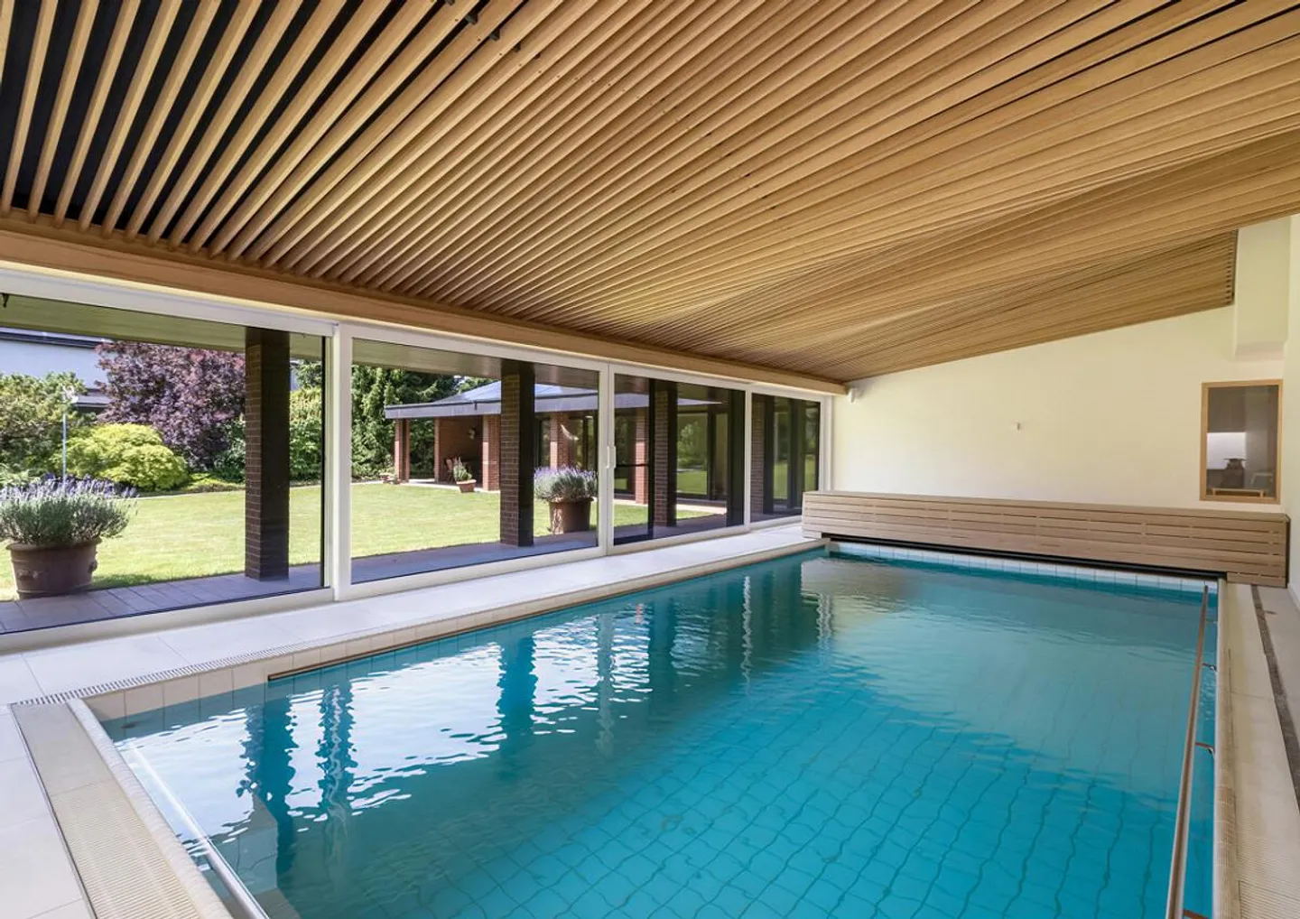 Villa with Dream Garden and Plenty of Privacy - Photo 5 of 7