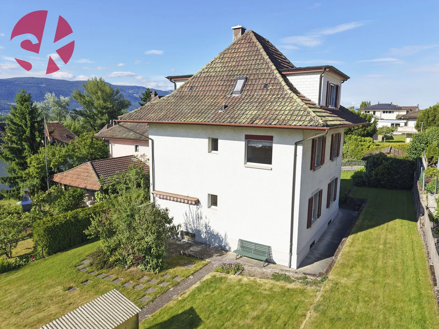 Property in a dreamlike and quiet location in Büren aA. with wonderful views of the Jura - Photo 1 of 14