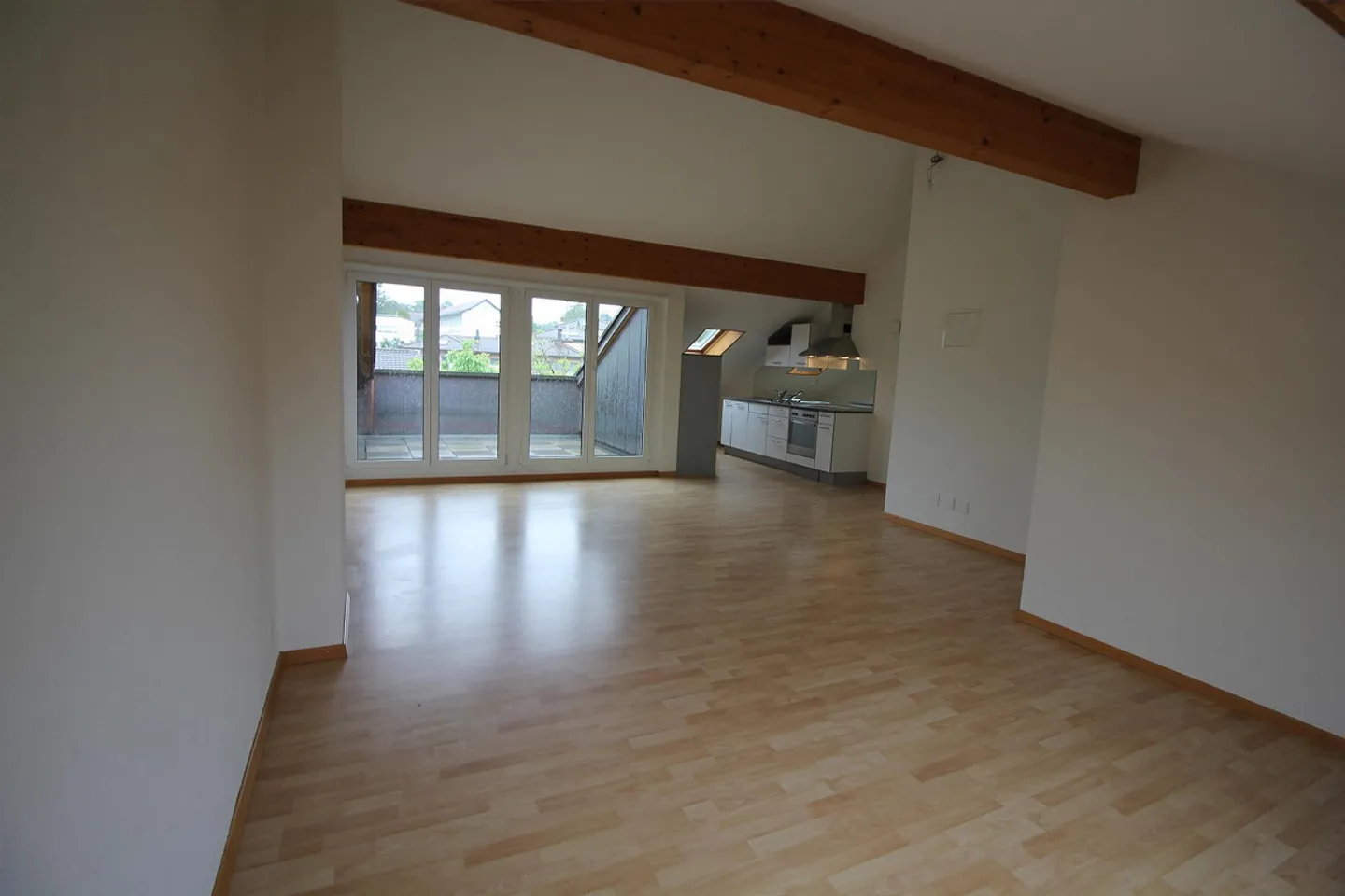 Appartement sous les toits - Photo 3 sur 8