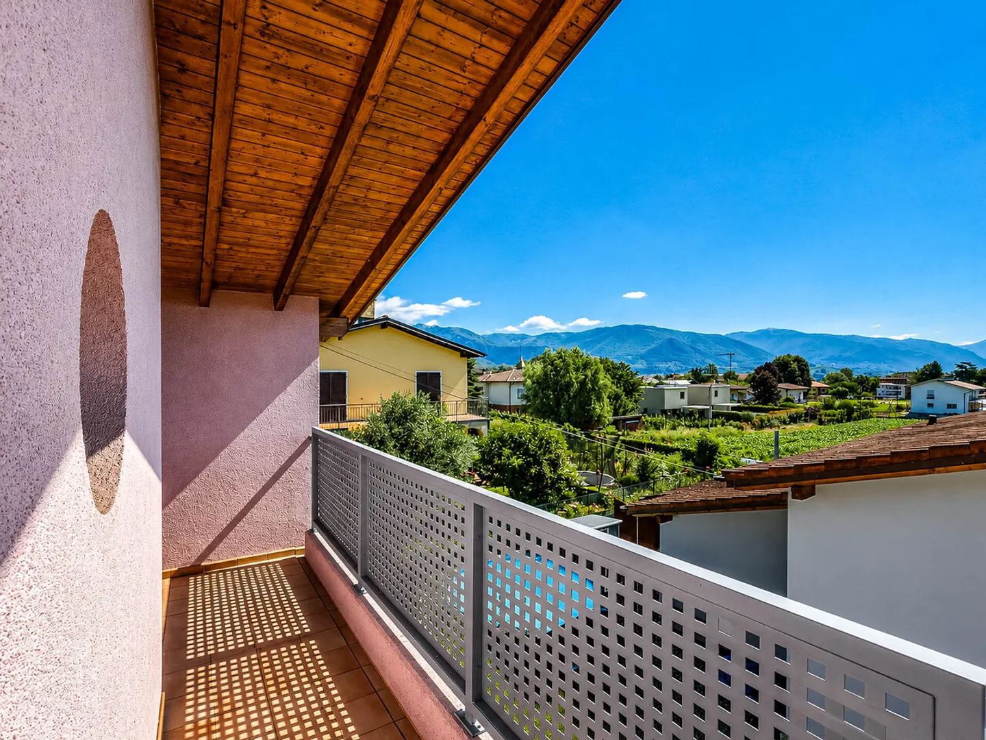 Single-family house with garden in Stabio - Photo 11 of 17