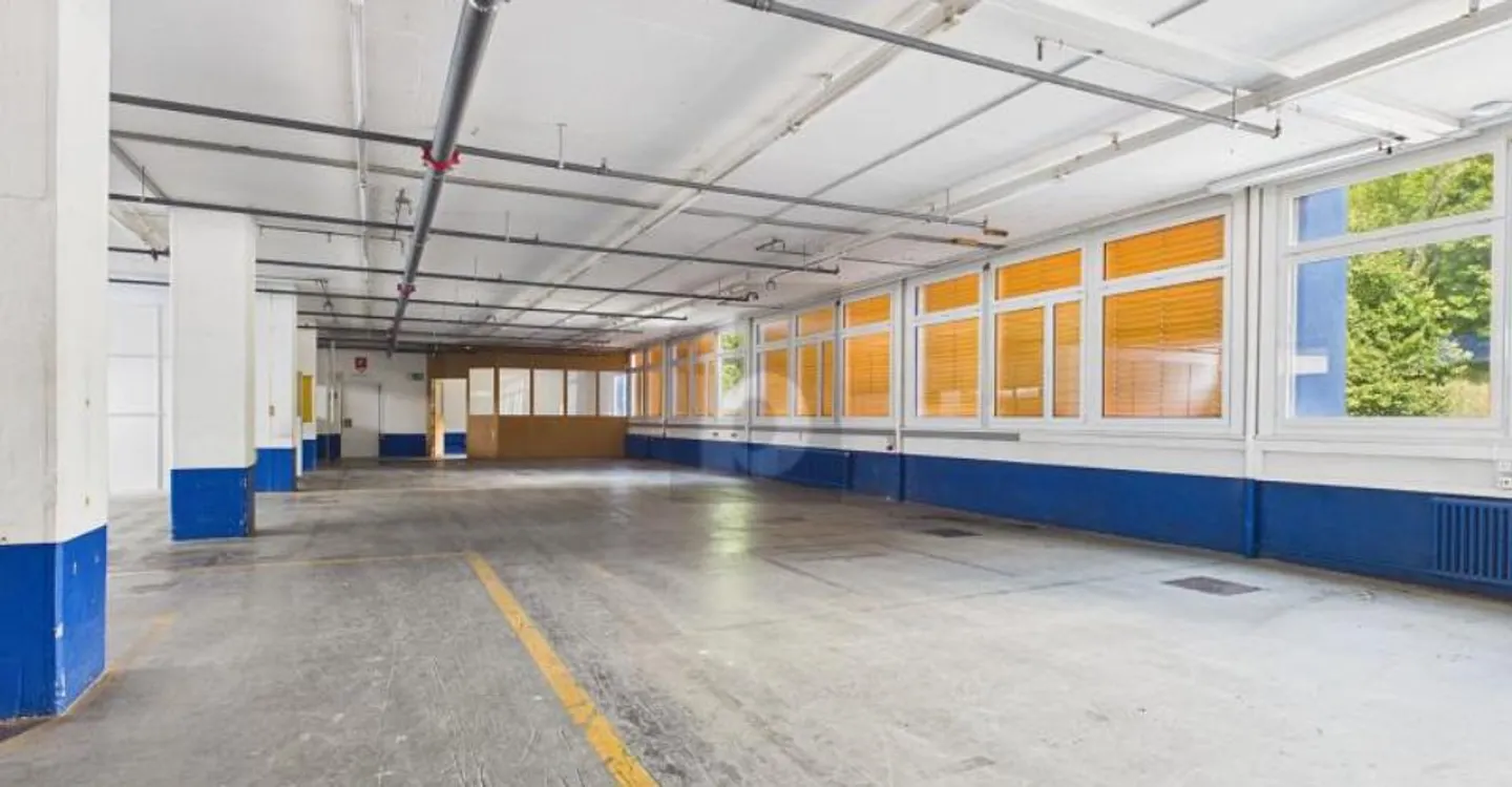 VERSATILE USABLE SPACE - Photo 2 of 4