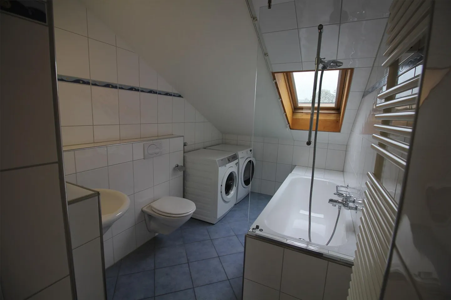 Appartement sous les toits - Photo 7 sur 8