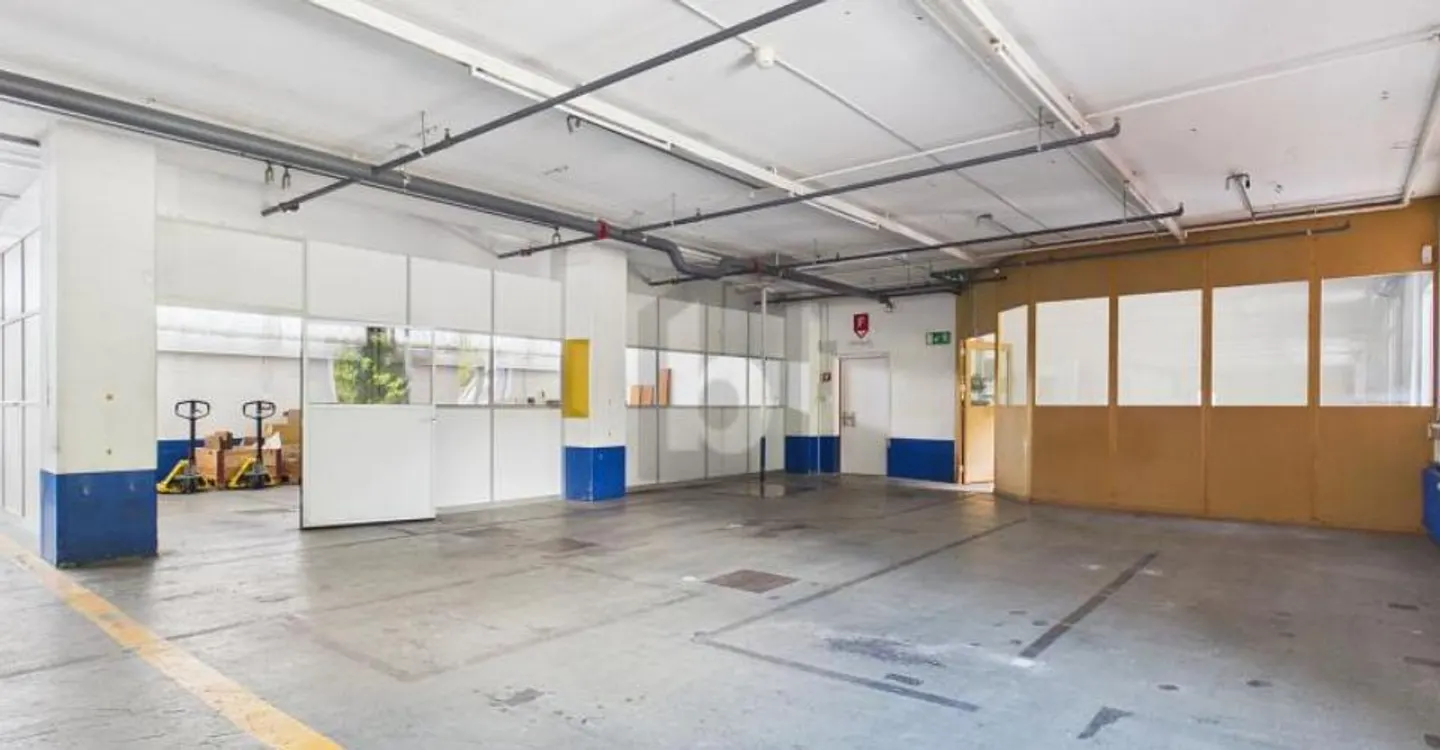 VERSATILE USABLE SPACE - Photo 3 of 4