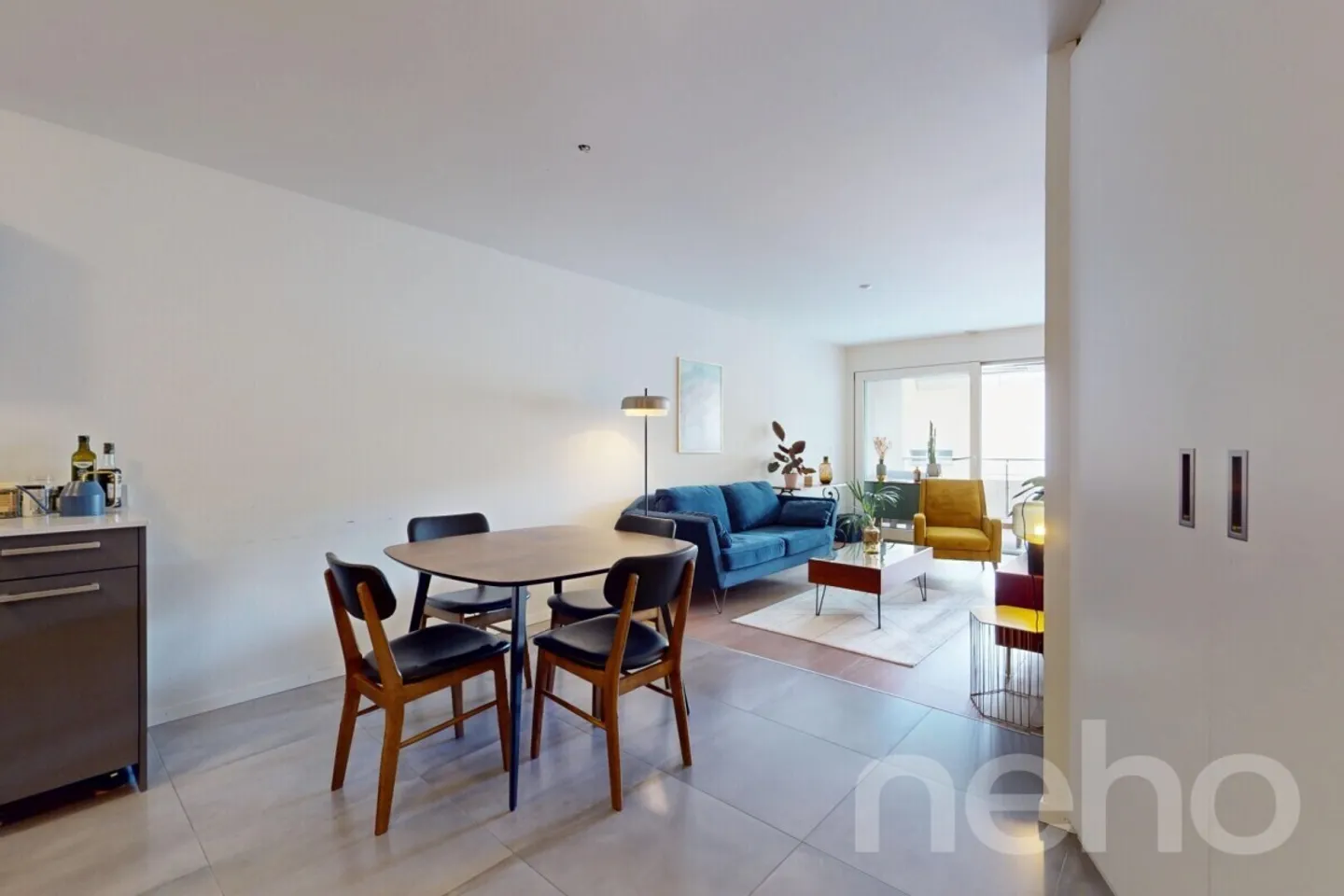 Appartamento con balcone vicino al centro - Foto 1 di 9