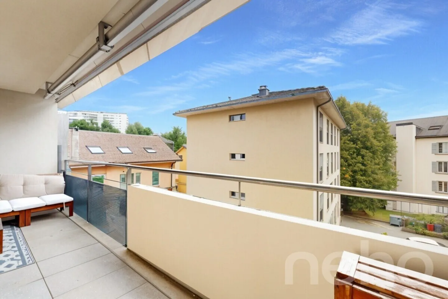 Appartamento con balcone vicino al centro - Foto 5 di 9