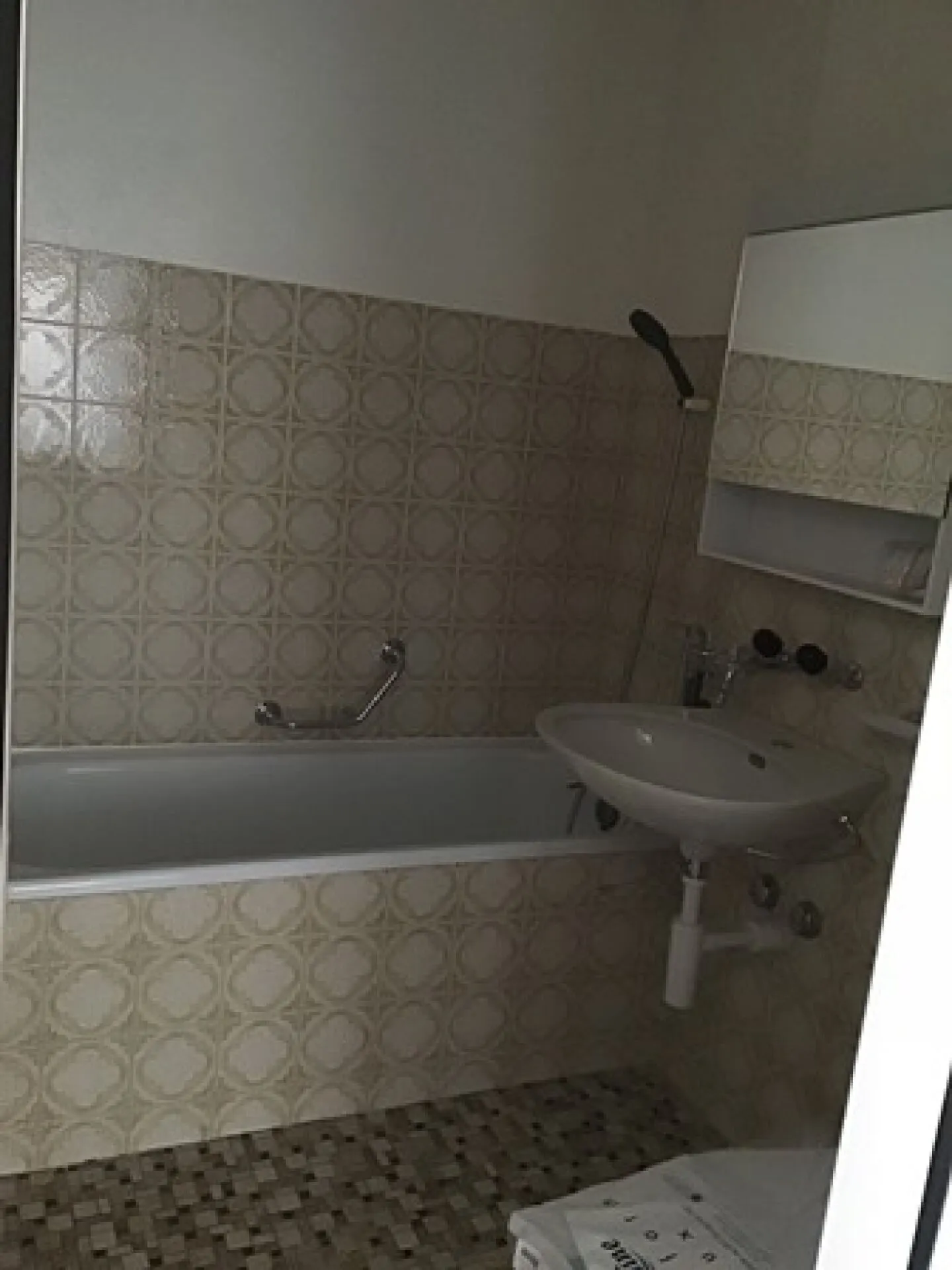 Appartement situé au centre-ville, proches des commodités. - Photo 6 sur 8