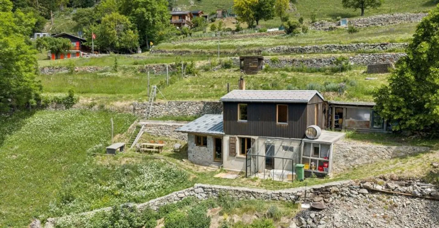 Individual chalet 3.5 rooms in the heart of Valais nature - Photo 8 of 13
