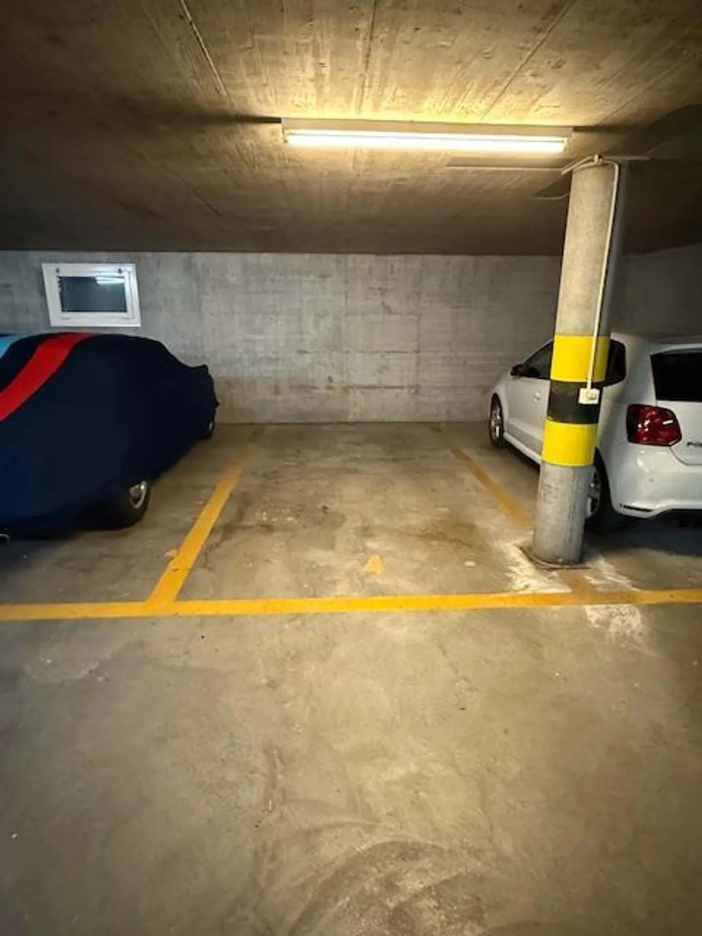 Parking space in underground garage - Photo 2 of 4