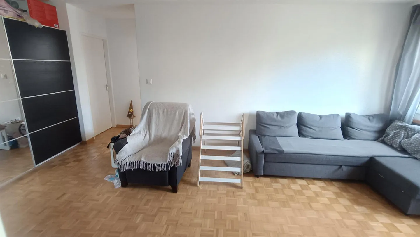 Bright 4.5-room apartment (76 m²) with south-facing balcony - Photo 2 of 12