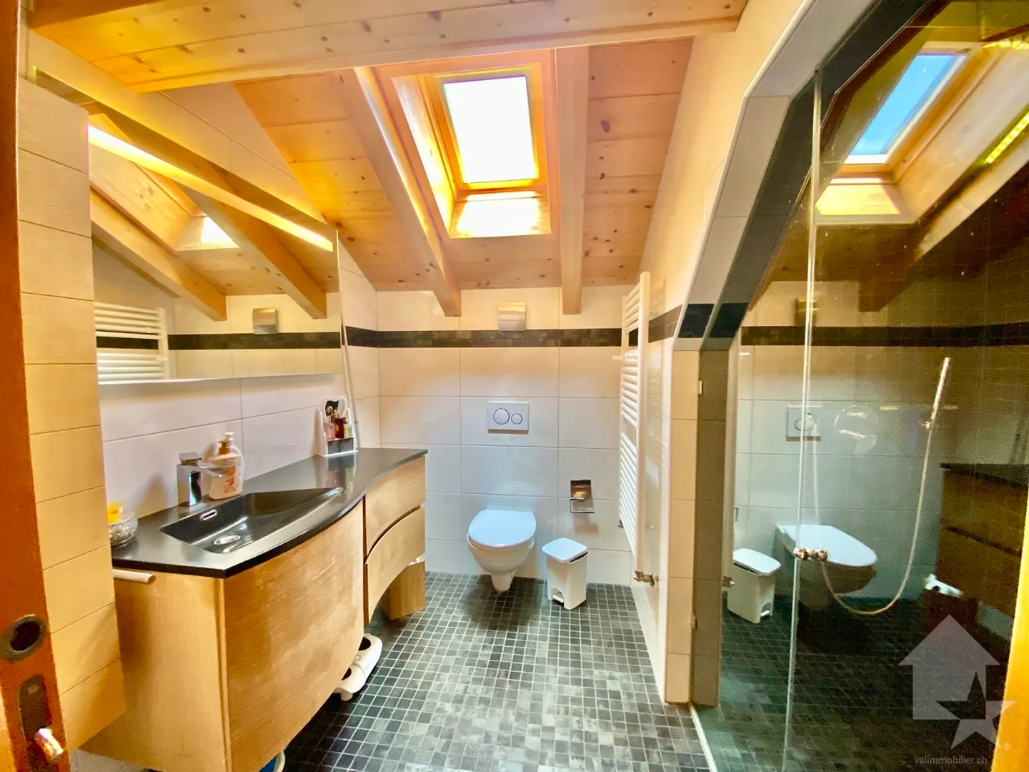 „Wunderschöne Penthouse-Wohnung mit 5,5 Zimmern und einer Terrasse von 56 m2!“ - Foto 16 von 21
