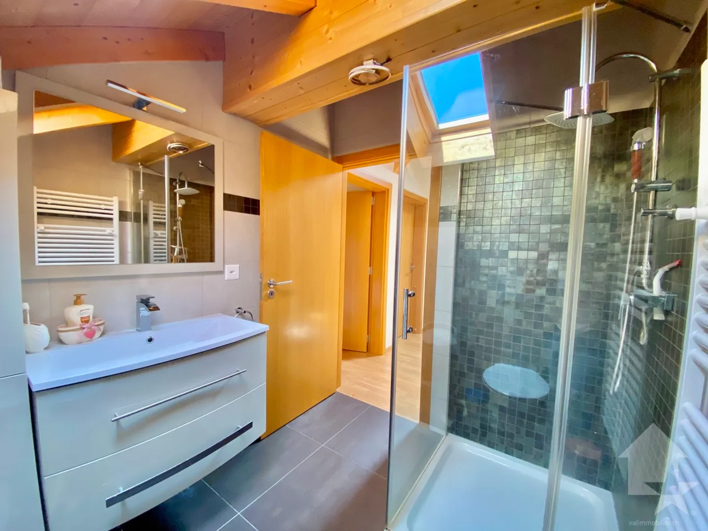 „Wunderschöne Penthouse-Wohnung mit 5,5 Zimmern und einer Terrasse von 56 m2!“ - Foto 18 von 21