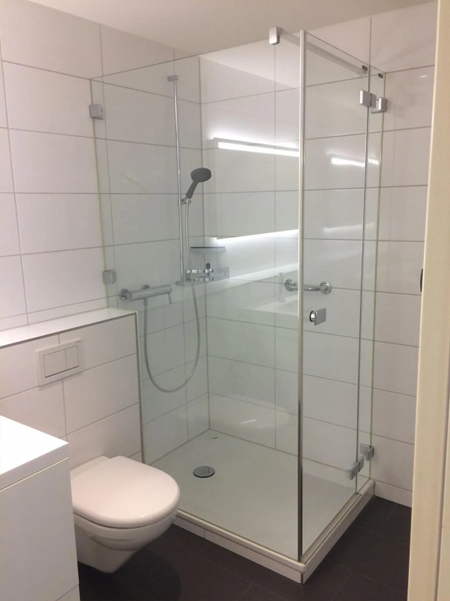 3.5 Room Apartment in the Best Rhine Location in Basel - Photo 8 of 9