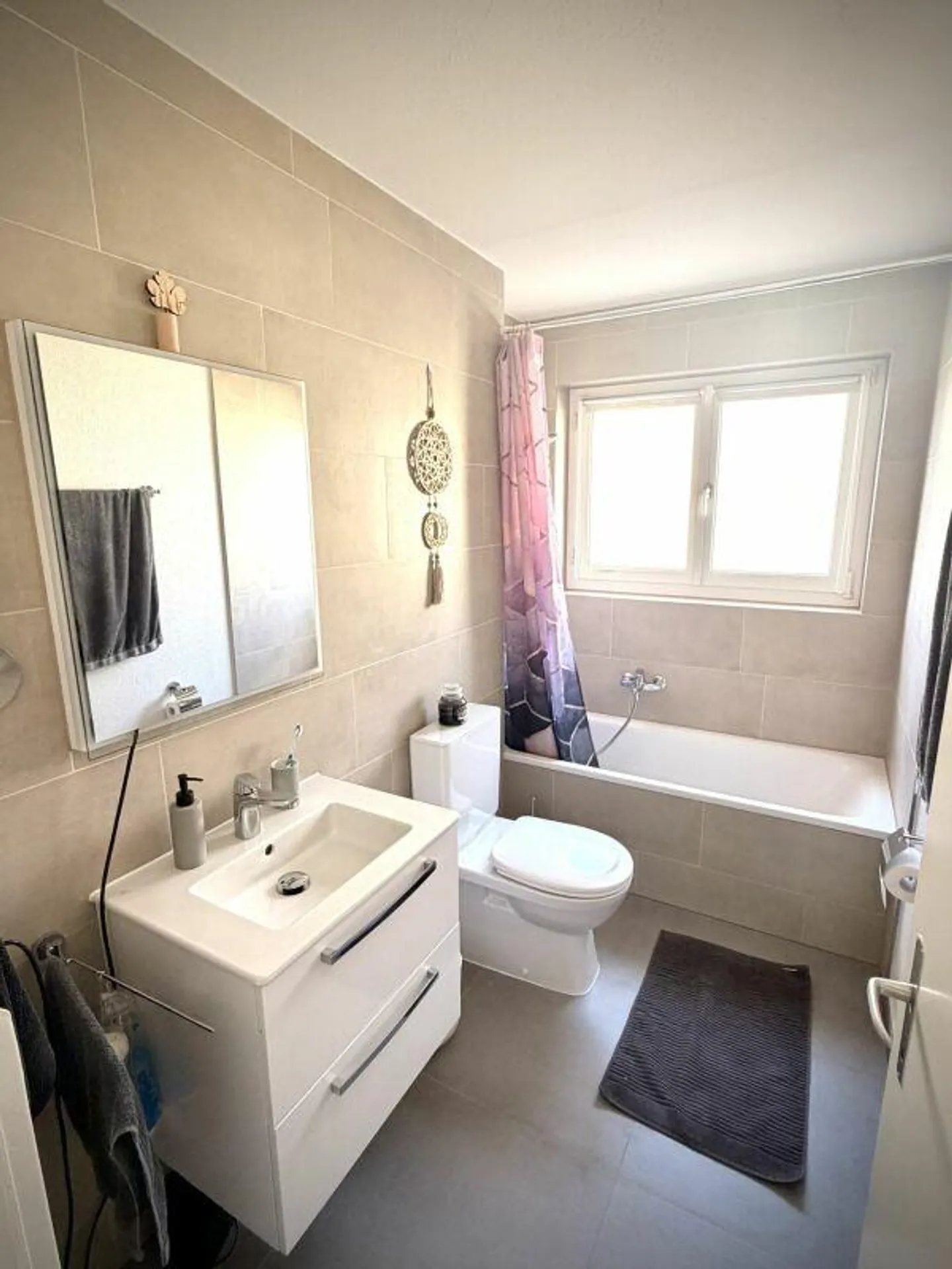 Appartement 3 pièces central et moderne - Photo 3 sur 5