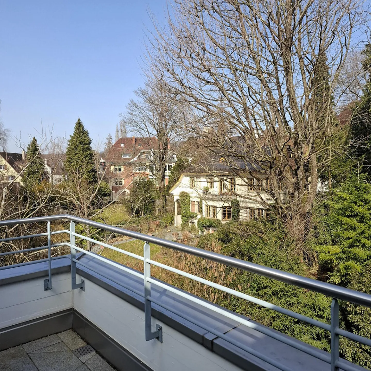 Stilvolle Attikawohnung mit Aussicht - Foto 4 von 11