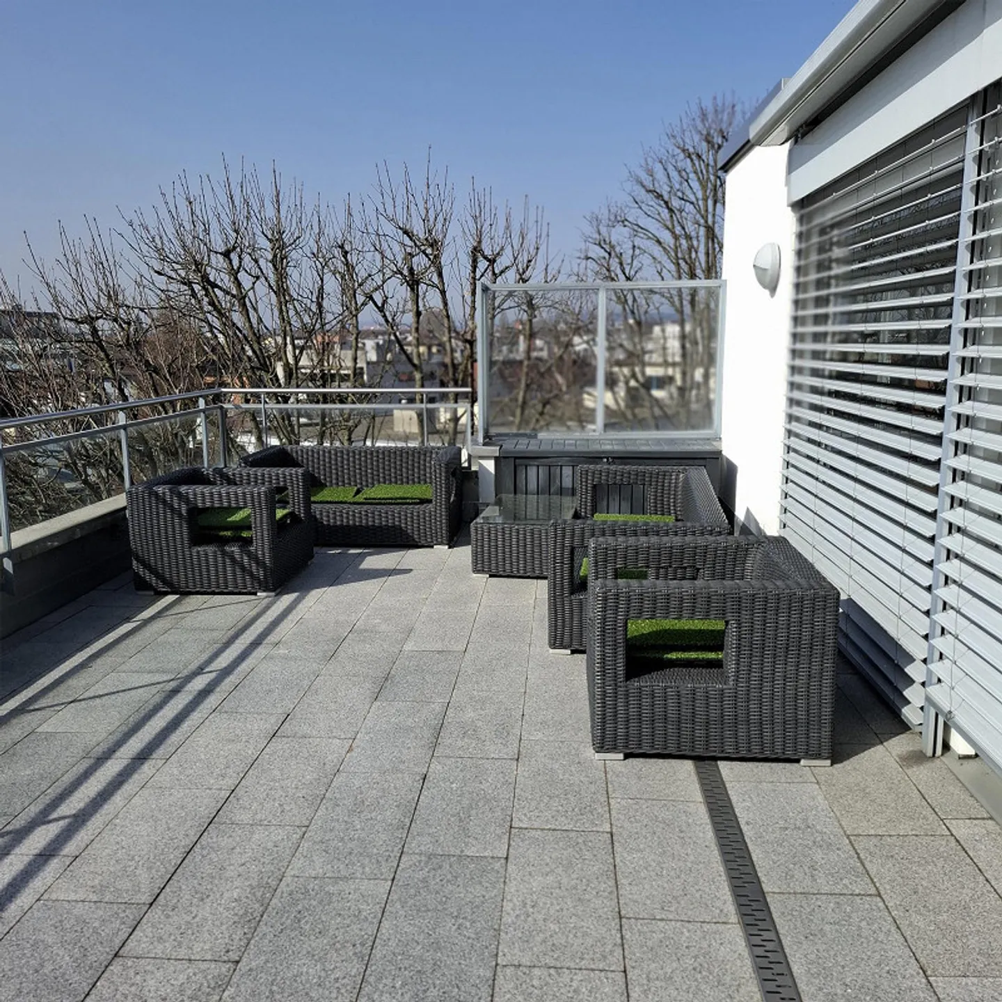 Stilvolle Attikawohnung mit Aussicht - Foto 5 von 11