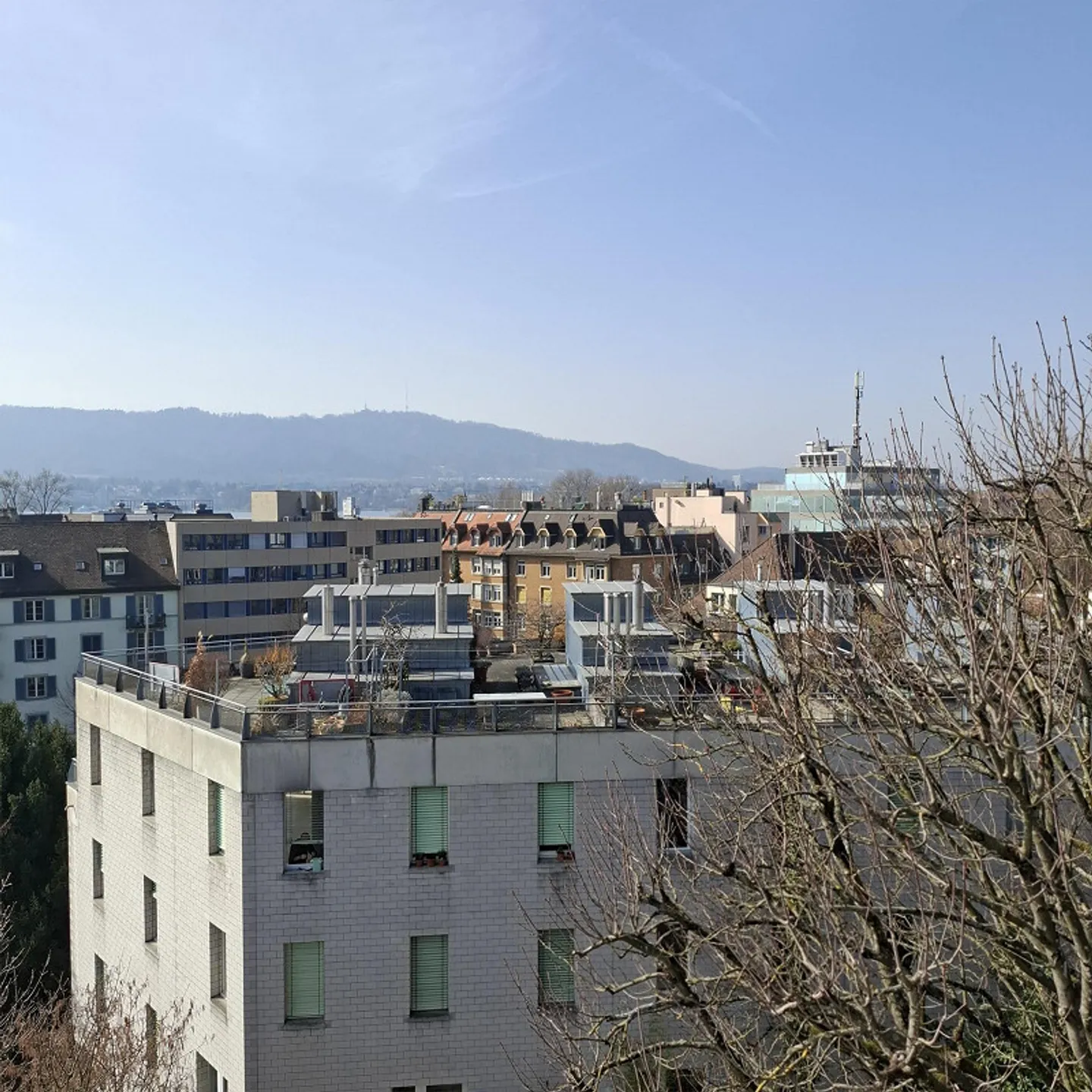 Stilvolle Attikawohnung mit Aussicht - Foto 2 von 11