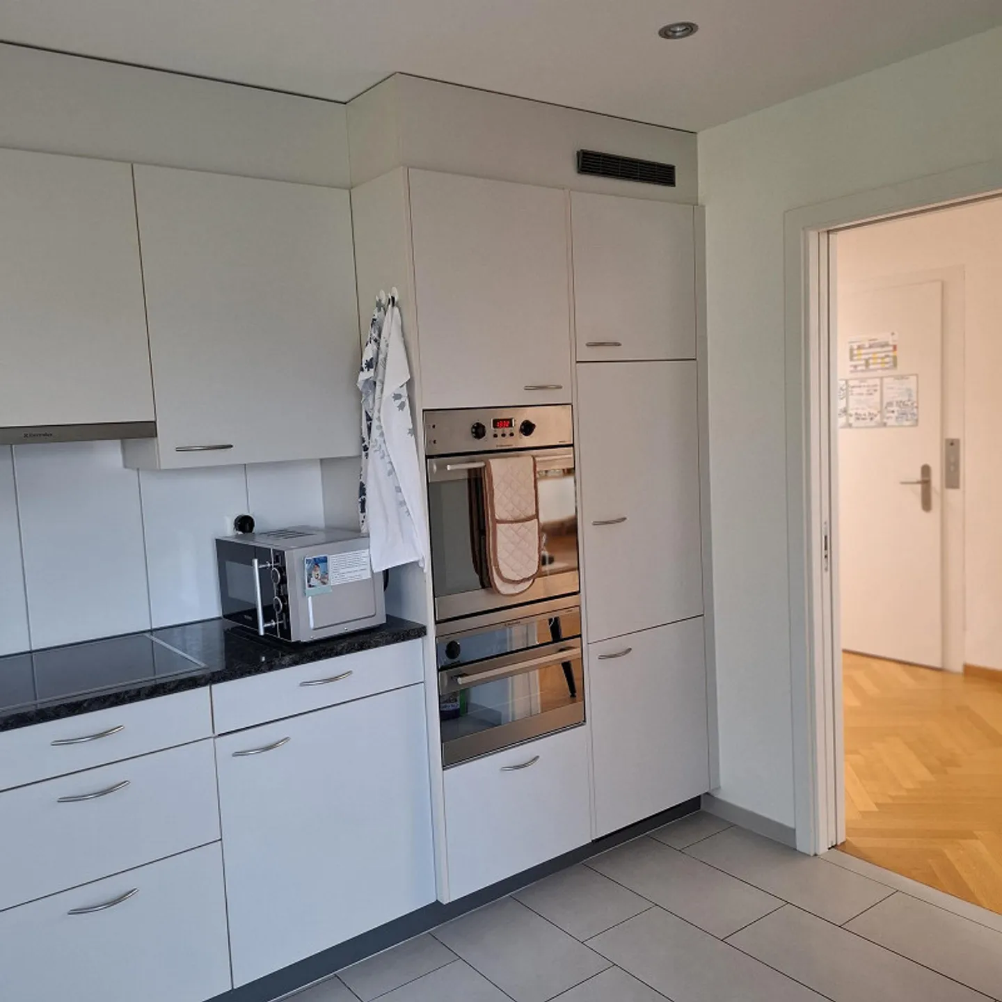 Stilvolle Attikawohnung mit Aussicht - Foto 7 von 11