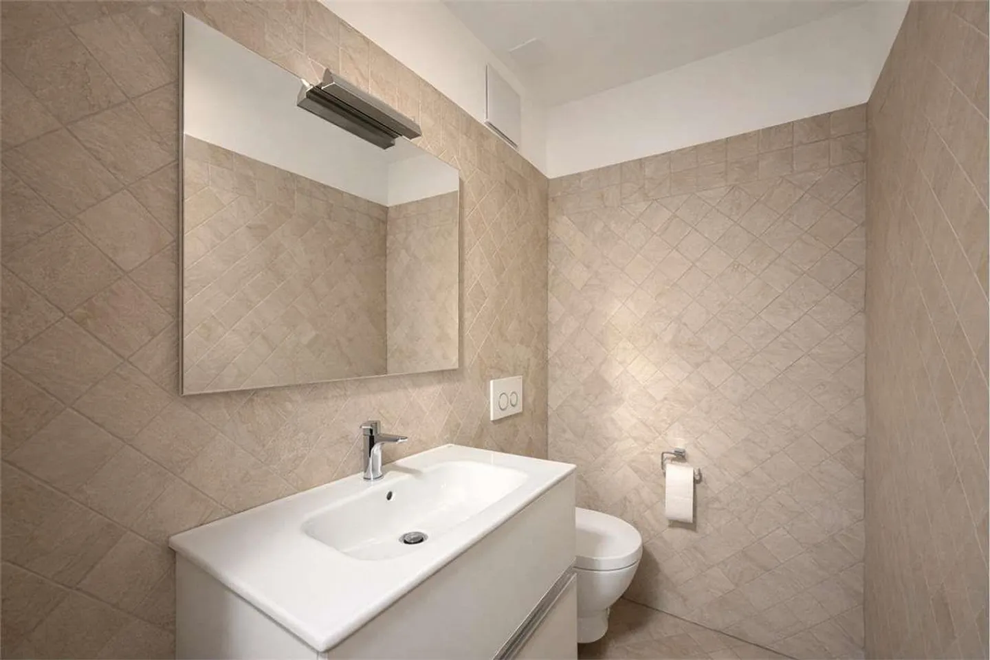 Elegantes 5-Zimmer-Apartement mit privatem Garten in Bironico - Foto 5 von 13