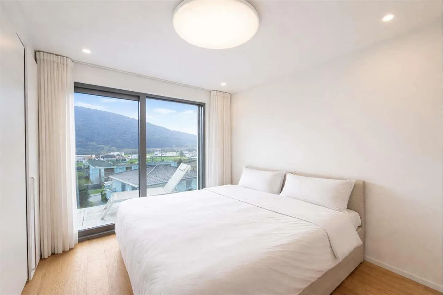 Elegantes 5-Zimmer-Apartement mit privatem Garten in Bironico - Foto 6 von 13