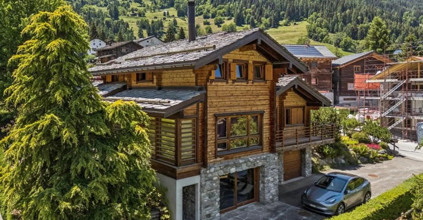 Charming 7.5-room property, ideally located at the gates of Verbi - Photo 1 of 11