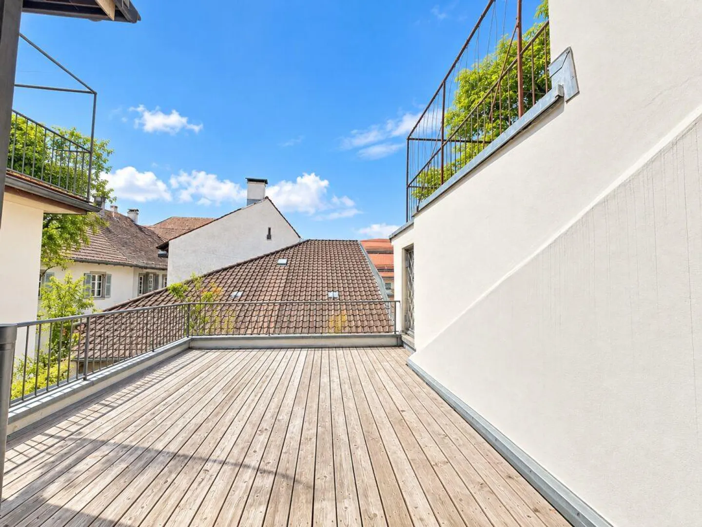 Appartement spacieux dans la vieille ville avec beaucoup de charme et grande terrasse - Photo 1 sur 9