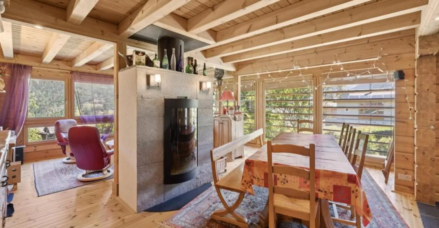Charming 7.5-room property, ideally located at the gates of Verbi - Photo 2 of 11