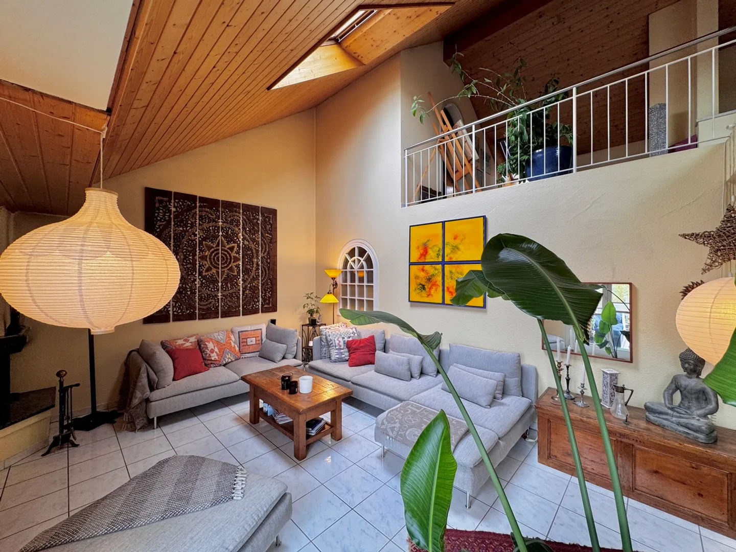 Le design rencontre l'espace : Maisonette de 200 m² avec galerie et balcon - Photo 16 sur 17