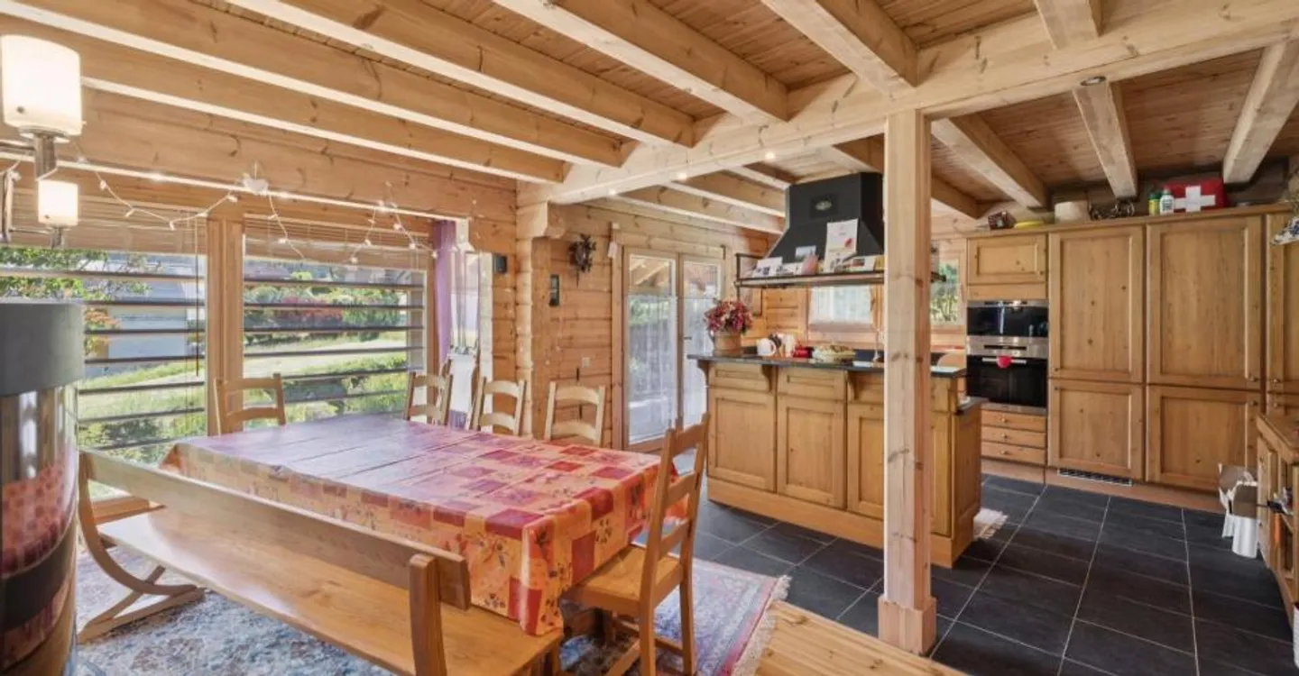 Charming 7.5-room property, ideally located at the gates of Verbi - Photo 6 of 11