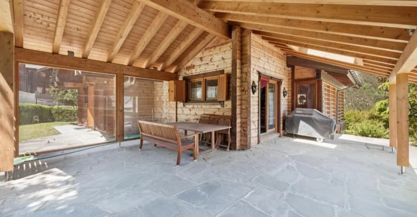 Charming 7.5-room property, ideally located at the gates of Verbi - Photo 7 of 11