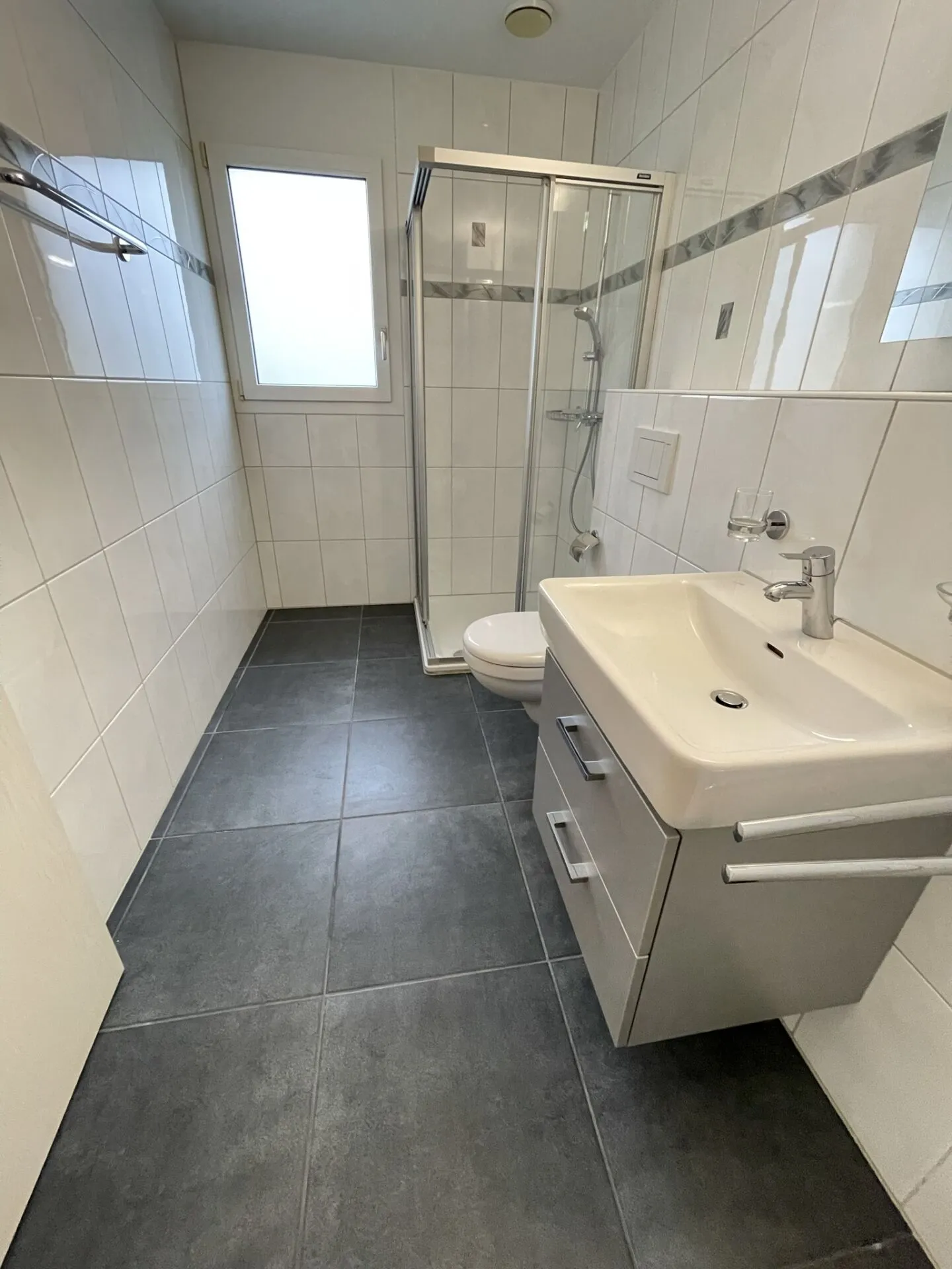 Luxuriöse 4.5-Zimmer Wohnung im 2. OG - Foto 7 von 10
