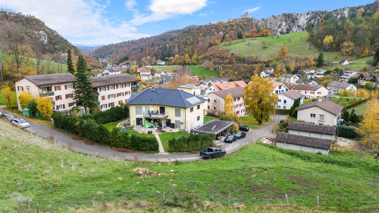 Sonniges Bauland mit bewilligten MFH Projekten - Waldenburg BL - Foto 7 von 7