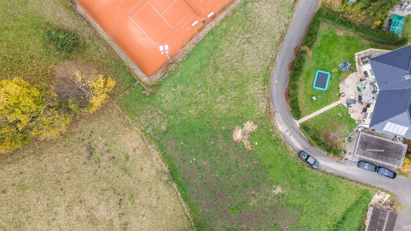 Sonniges Bauland mit bewilligten MFH Projekten - Waldenburg BL - Foto 3 von 7